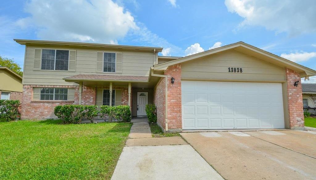 13838 Towneway Dr, Sugar Land, TX 77498